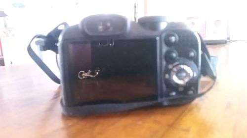 Fujifilm FinePix S1800 18x Optical Zoom Digital Camera