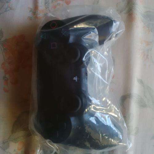PS4 CONTROLLER ORIGINAL PRODUCT DUALSHOCK CONTROLLER (NEW) SEE PIC.