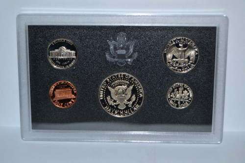 1983 UNITED STATES OF AMERICA PROOF SET ***SLABBED.