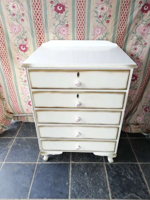 Queen Anne Chest of Drawers