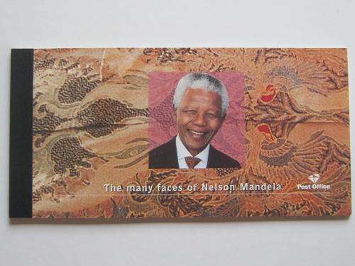SOUTH AFRICA 2001 BOOKLET 57 "MANY FACES OF NELSON MANDELA" UMM. SACC 1477. CAT R500. (SACC 2015)