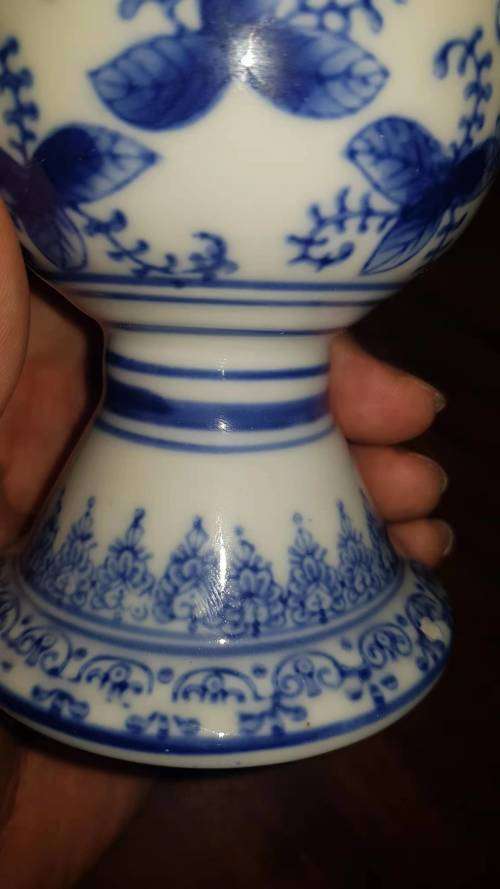 blue and white porcelain lamp stand