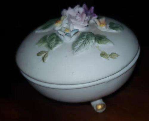 Vintage Lefton Trinket Box Ceramic  KW 3780 Flowers Pattern Japan