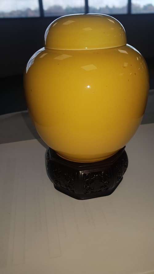 yellow glaze ginger jar ---NB: stand not including
