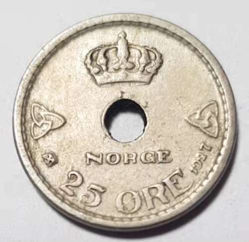 1927 Norway Circulate Haakon VII Center Hole and Crown Date Value 25 Ore Coin!