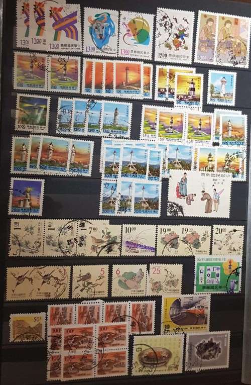 32 pages POSTAGE ALBUM WITH CHINA JAPAN ..MANY OVERPRINTS./MINT /USED/PAIRS ETC ETC .....HUGE VALUE