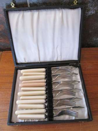 Superb Ivory Handled 12 Piece Harrison Fisher & Co Sheffield 1897 - 1925 Fish/Dessert Set