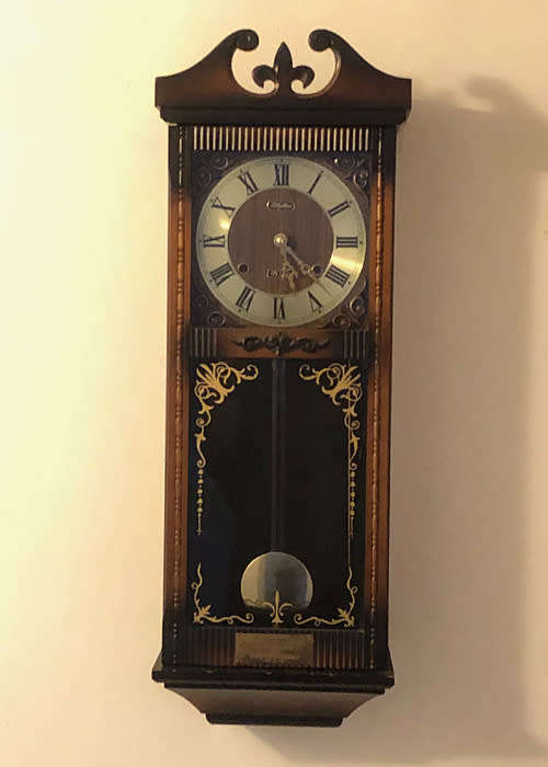 ANTIQUE RHYTHM WALL CLOCK, 30 DAY WINDING WITH PENDULUM