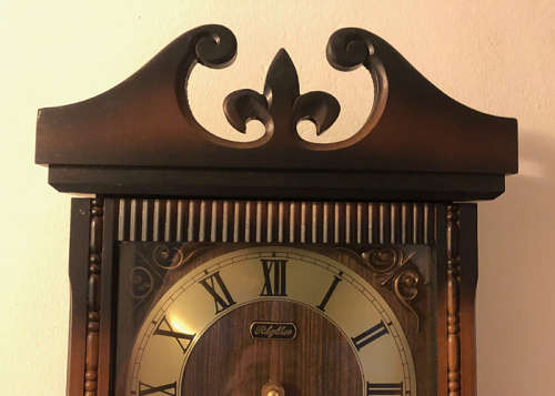 ANTIQUE RHYTHM WALL CLOCK, 30 DAY WINDING WITH PENDULUM