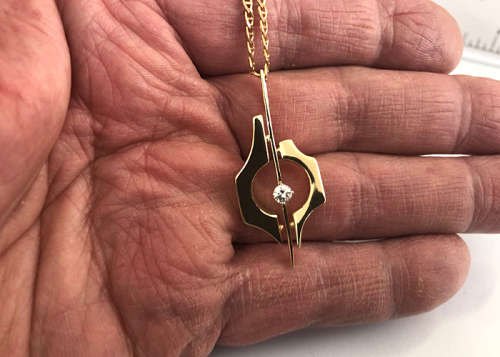 Gold Pendant 9 Ct Solid Yellow Gold With a Simulated Diamond