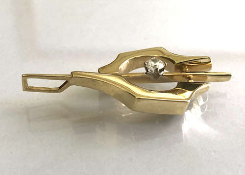 Gold Pendant 9 Ct Solid Yellow Gold With a Simulated Diamond