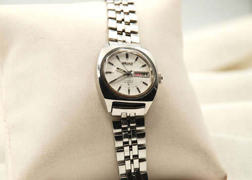 Vintage Ladies Seiko Automatic Watch, High Beat, 17 Jewels, Day and Date, Perfect Working Conditions