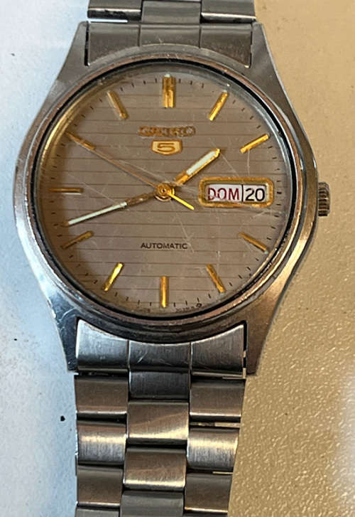 Six Vintage Watches,Seiko, Orient, Osco, Citizen for spares or repairs