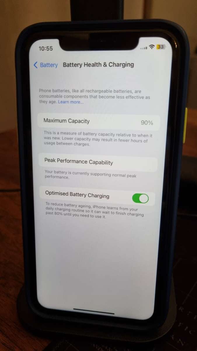 Apple Iphone XR 64GB - Black (FREE COVER)