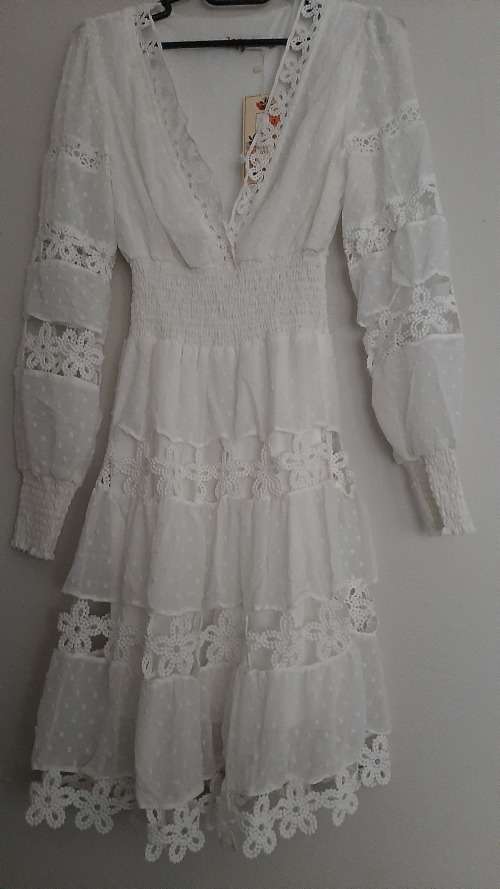 Designer White Floral Dress, long sleeve, dims in description