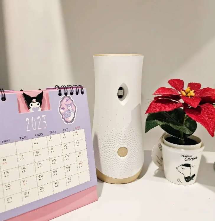 Glade Automatic Spray Refill Aerosol Holder