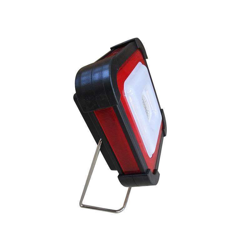 Solar zoom camping lamp, with USB port, Retails R199
