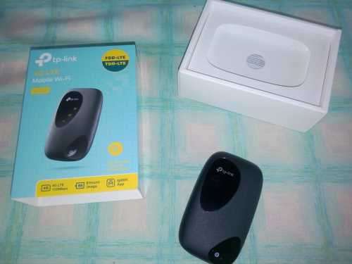 TP-LINK TL-M7200 4G LTE Mobile Wireless Hotspot.