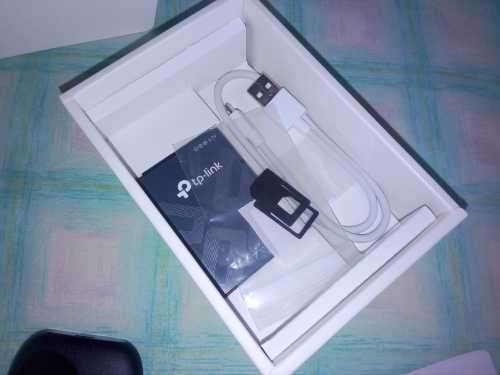 TP-LINK TL-M7200 4G LTE Mobile Wireless Hotspot.