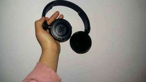 JBL HEADPHONES