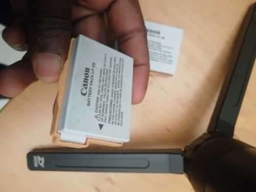 Orignal Canon LP- e8 battery