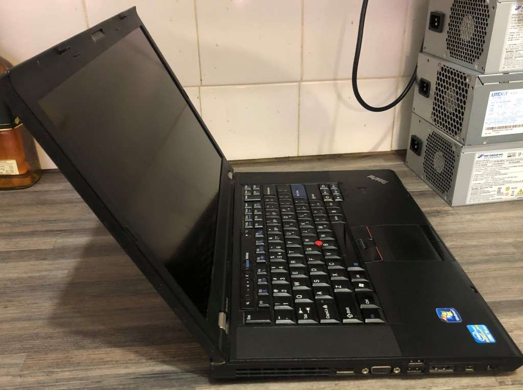 i5 Lenovo T520 Laptop with SSD OS drive + 8gb ram, Webcam, mouse, Win 10, 3G, 1yr R1 800