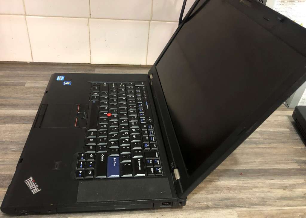 i5 Lenovo T520 Laptop with SSD OS drive + 8gb ram, Webcam, mouse, Win 10, 3G, 1yr R1 800