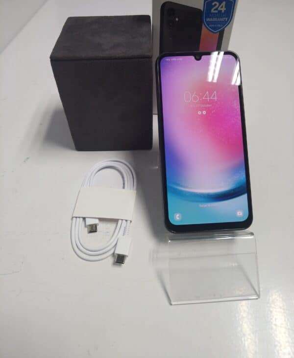 SAMSUNG GALAXY A24|| 5OMP CAMERA,TRIPLE SET UP,4G/128G VERY GOOD CONDITION,