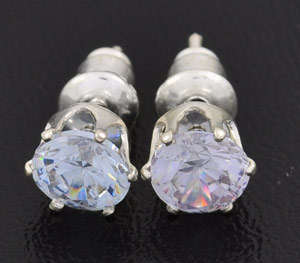 Weekend Madness!!! 5mm 18ct GP stud earrings - Lilac