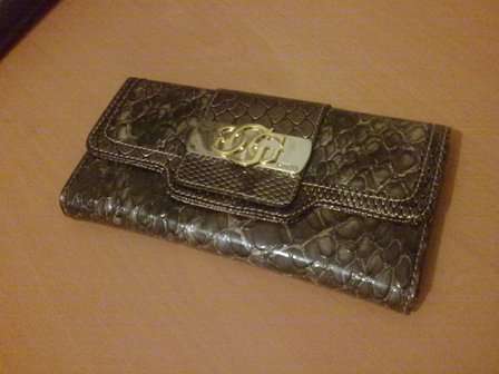 STUNNING LADIES GUESS PURSE/WALLET