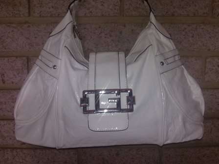 LAST CHANCE!!! GUESS HANDBAG @ CRAZY R1