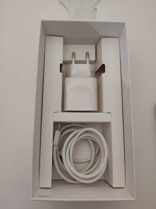 Huawei Nova 5t ,Dual Sim, 8gig ram,128gig,Local Stock, Like new