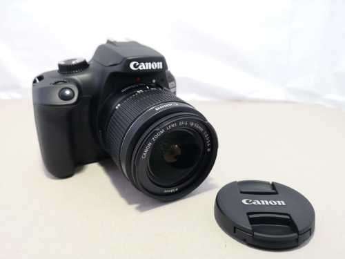 Brand New Never Used Canon Digital Camera 4000D kit