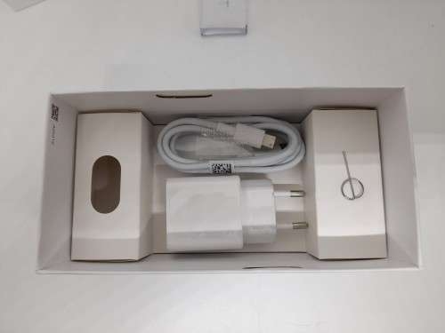 Huawei P30 Lite, 128gig, 4gig Ram, Peacock Blue Colour, see full description !!!