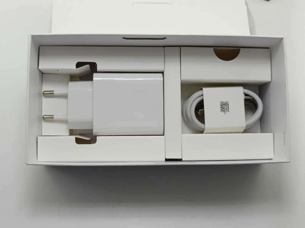 Honor X9B 5g ellphone, Like New, 256gig, 12gig Ram, Dual Sim, Open to All Networks