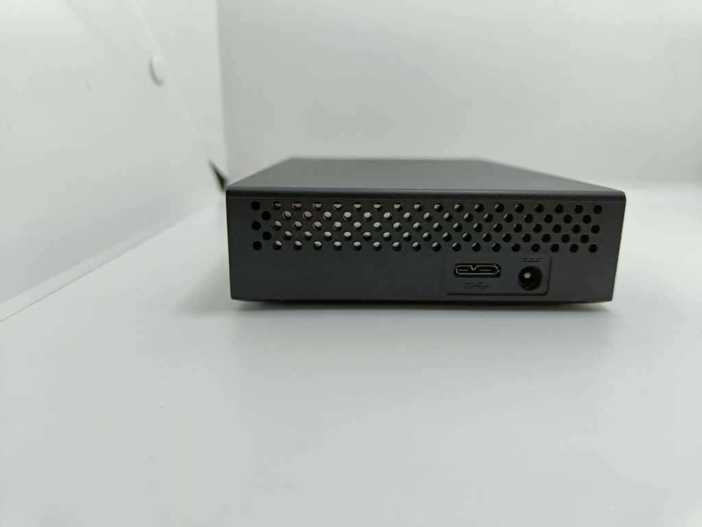 Wow!! Late Entry, 2 Terrabite 3.5`Samsung External Hard drive Storage with Power Cable as per pics