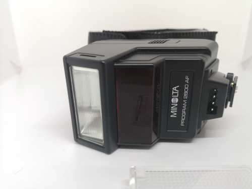 WOW!!! NO RESERVE - CLASSIC MINOLTA FILM CAMERA - COLLECTORS ITEM COMPLETE, AS PER PICTURES!!!