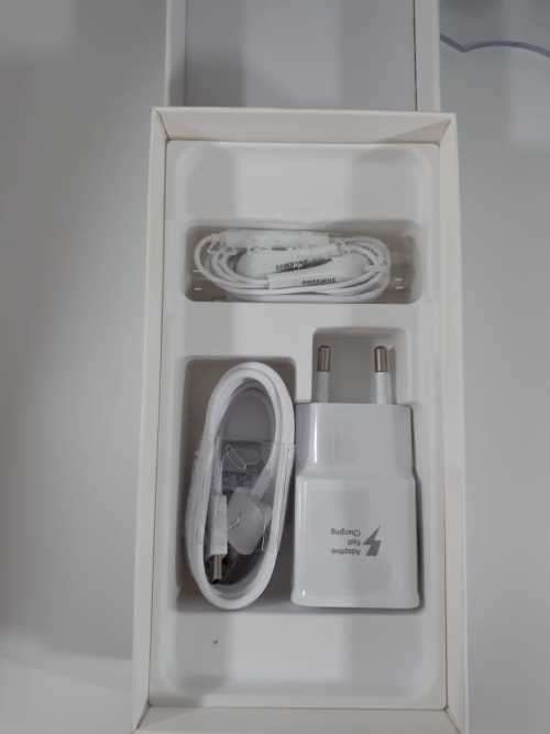 Samsung Galaxy A8 Black Colour ,Like New no marks ,Complete