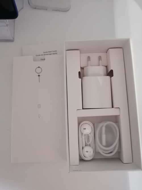 Wow!! Huawei Nova 5t, 128gig, 8gig ram, super fast, like New, with all Accessories!!!