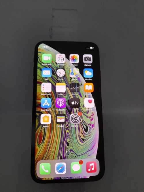 Apple Iphone XS 64gig ,Like Brand New. with Box and all accessories included