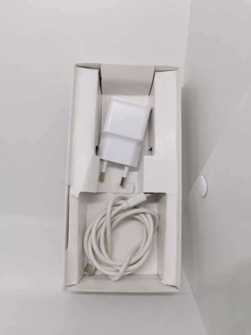 Samsung Galaxy A70, Singe sim ,with box and charger ,open to all networks