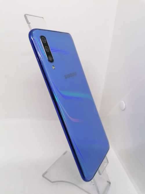 Samsung Galaxy A70, Singe sim ,with box and charger ,open to all networks