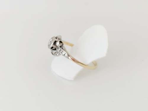 R1 Start!! 18ct Solid Yellow Gold & White Gold Platinum Diamond Vintage Solitaire Style Ring