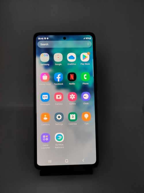 Samsung galaxy S20FE Dual SIM, Local Stock, 128gig Memory, complete with box