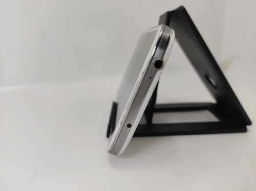 Samsung Galaxy S4, 32gig memory, Single SIM, Open to all Networks, Local Stock.