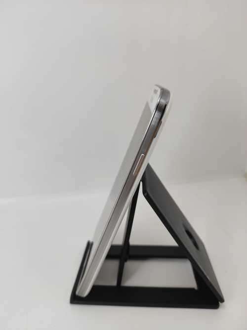 Samsung Galaxy S4, 32gig memory, Single SIM, Open to all Networks, Local Stock.