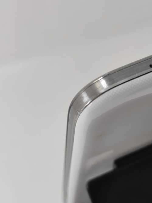 Samsung Galaxy S4, 32gig memory, Single SIM, Open to all Networks, Local Stock.