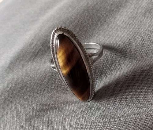 Solid 925 Silver Vintage Ladies Ring With Tigers eye stone