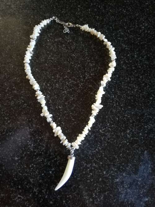 R1 Start - Vintage Handmade shell Surfer style Chain plus pendant, very unique