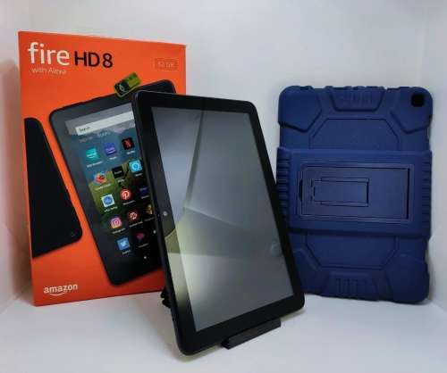 Kindle Fire 8 HD, 32gig, With Alexa, Like new with Dark Blue Cover